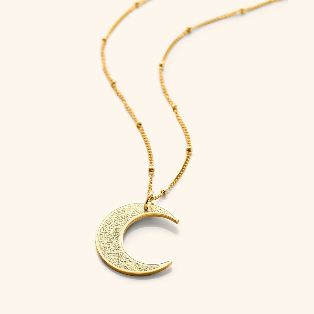 Gold half moon pendant necklace "Cocktail Hour" – Elegant & refined