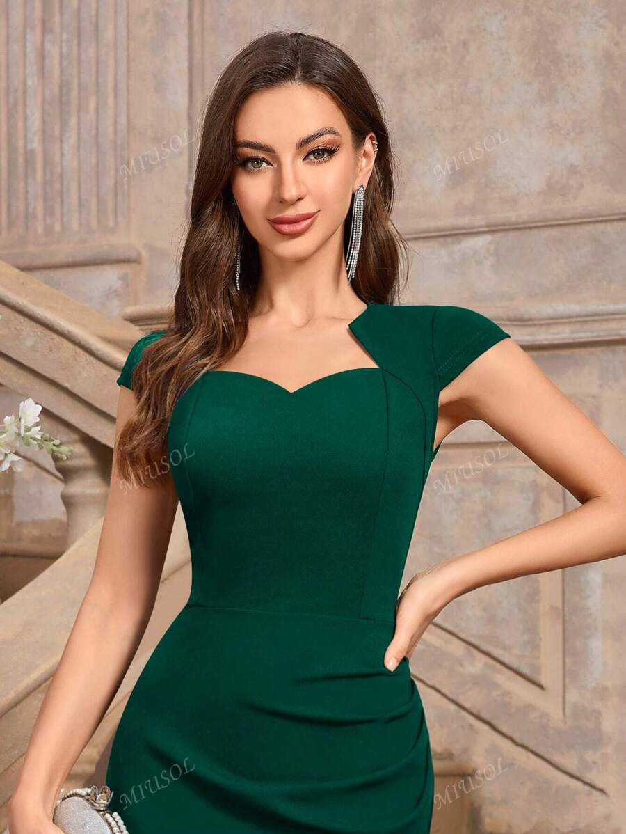 Solid dress "Cocktail Hour" – Elegant & refined