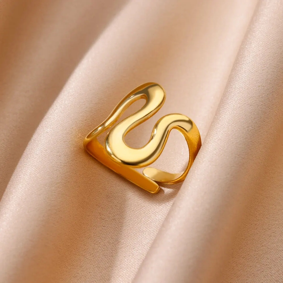 Adjustable gold irregular ring "Cocktail Hour" – Elegant & refined