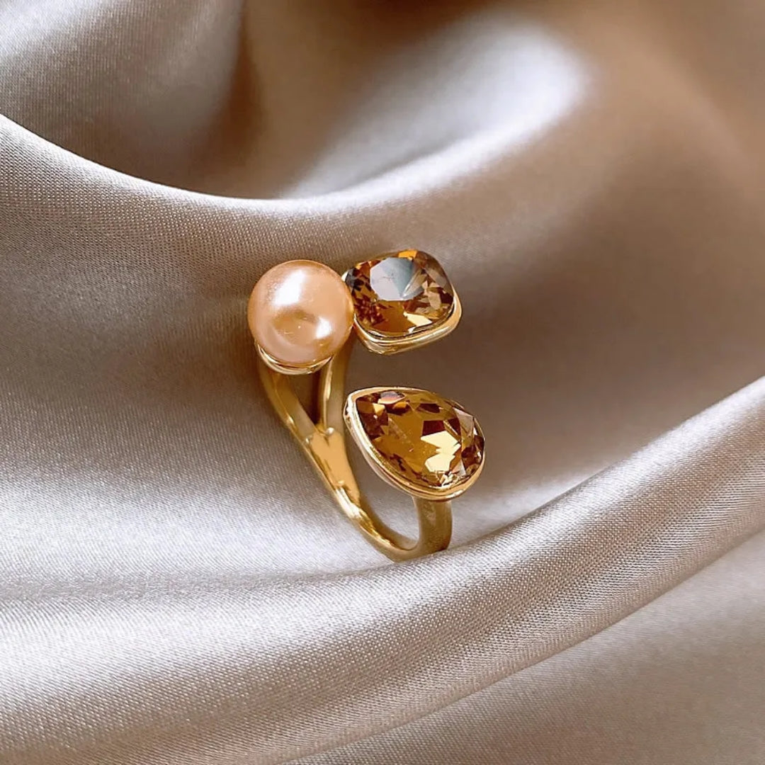 Adjustable pearl & crystal ring "Cocktail Hour" – Elegant & refined