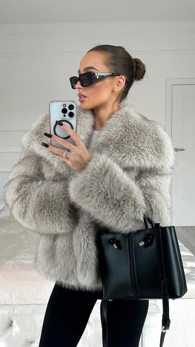 Fur jacket "Cocktail Hour" – Elegant & refined