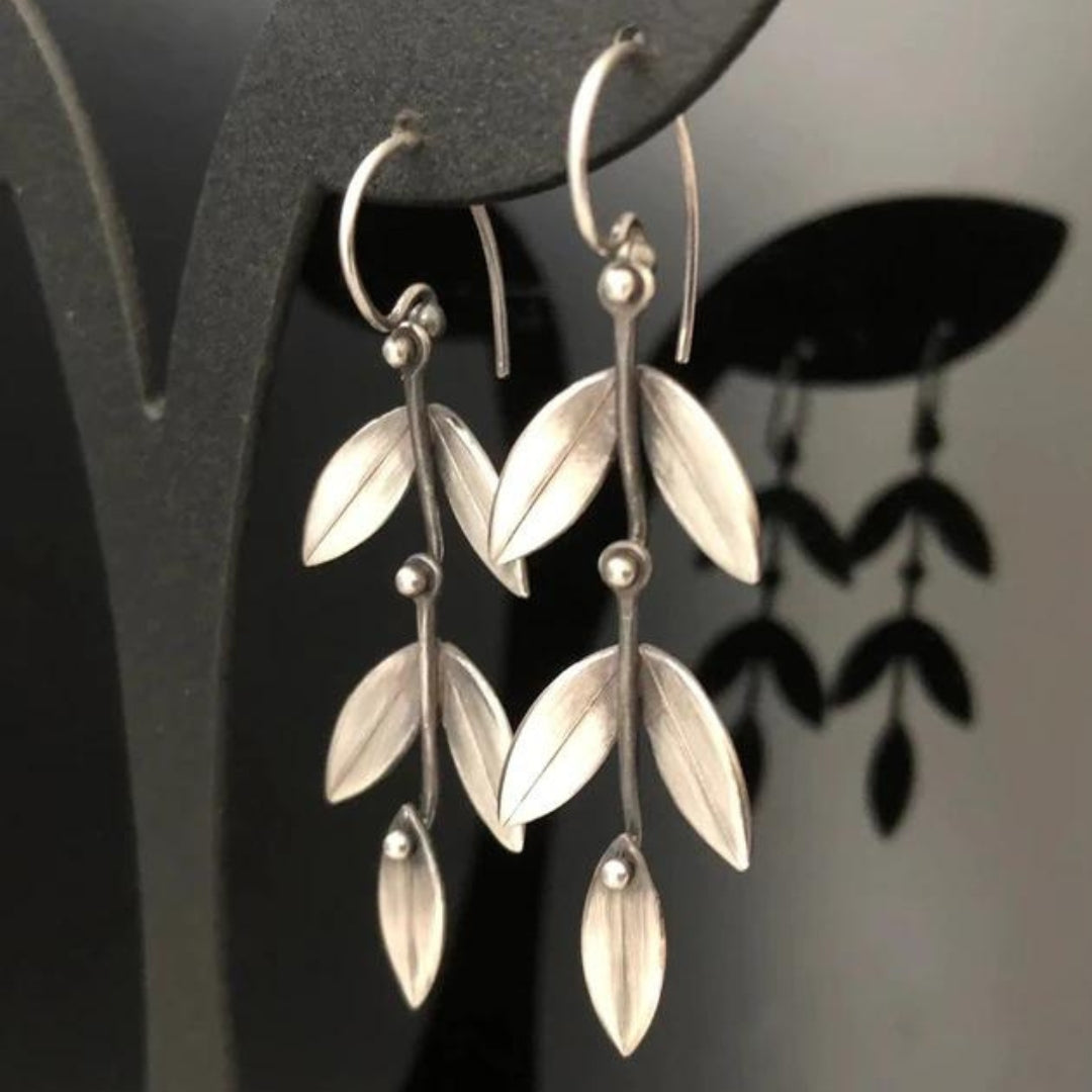 Silver Boho Leaf Dangle Earrings "Garden Party" – Carefree & beautiful