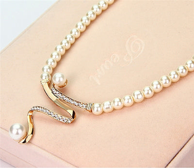 Natural Pearl Necklace and Earrings Set "Cocktail Hour" – Elegant & refined