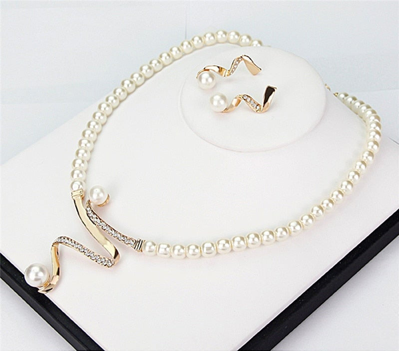Natural Pearl Necklace and Earrings Set "Cocktail Hour" – Elegant & refined