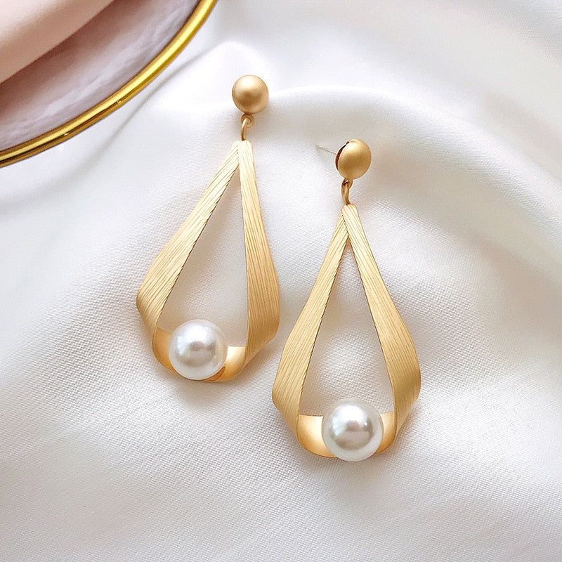 Round Crystal & Pearl Earrings "Cocktail Hour" – Elegant & refined