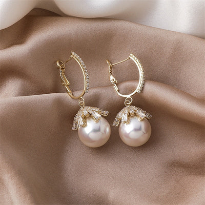 Malia Pearl Earrings "Cocktail Hour" – Elegant & refined
