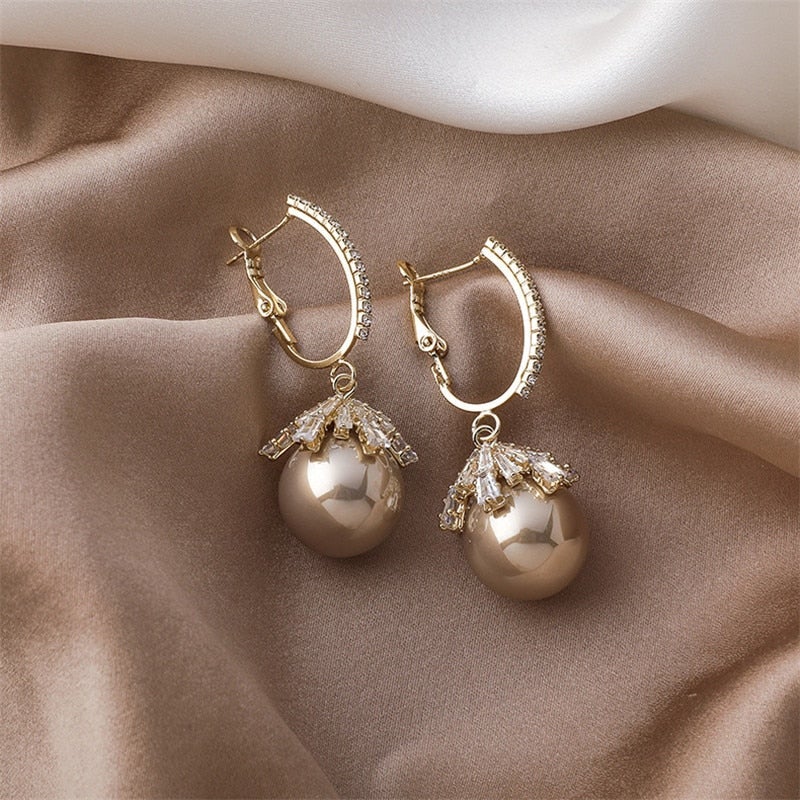 Malia Pearl Earrings "Cocktail Hour" – Elegant & refined