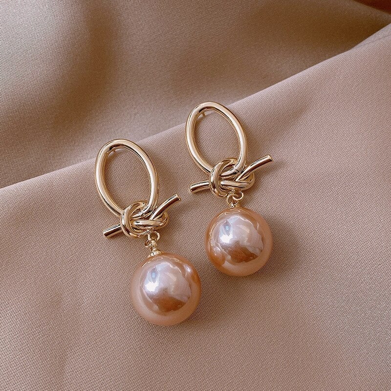 Gold pearl loop earrings "Cocktail Hour" – Elegant & refined