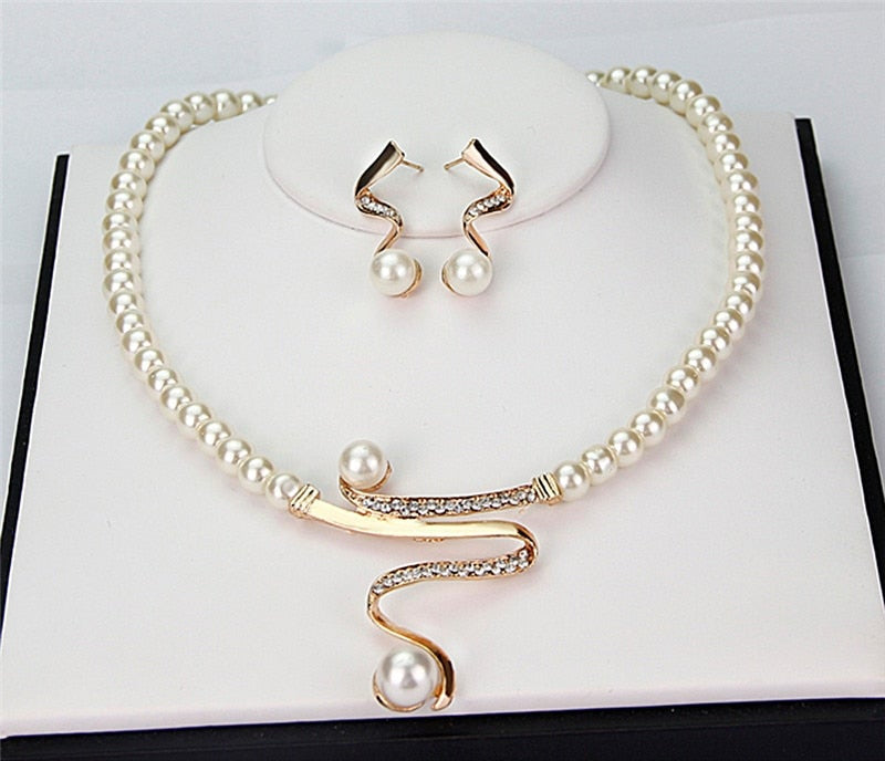 Natural Pearl Necklace and Earrings Set "Cocktail Hour" – Elegant & refined