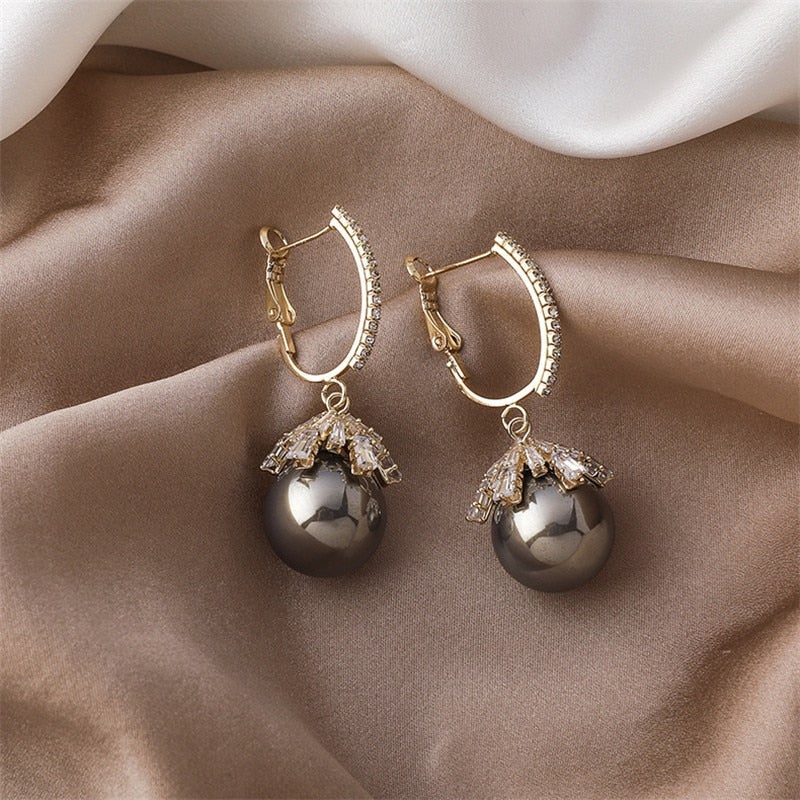 Malia Pearl Earrings "Cocktail Hour" – Elegant & refined