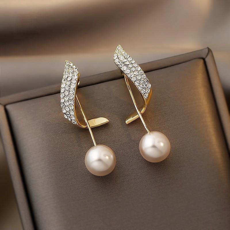 Gold pearl earrings "Cocktail Hour" – Elegant & refined