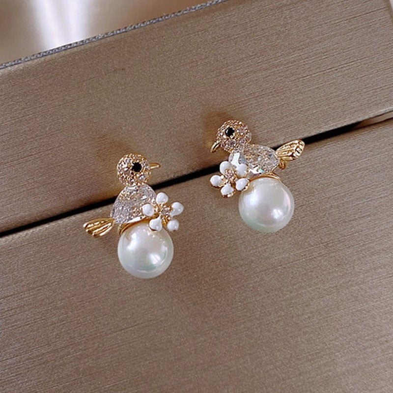 Cubic Zirconia and Pearl Inlay earrings "Romantic Dinner" – Elegant & refined
