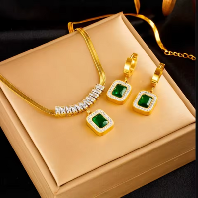 Isolde's Emerald Elegance Jewelry Set