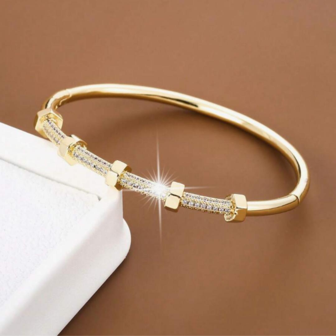 Madison - Gold Moissanite Glow