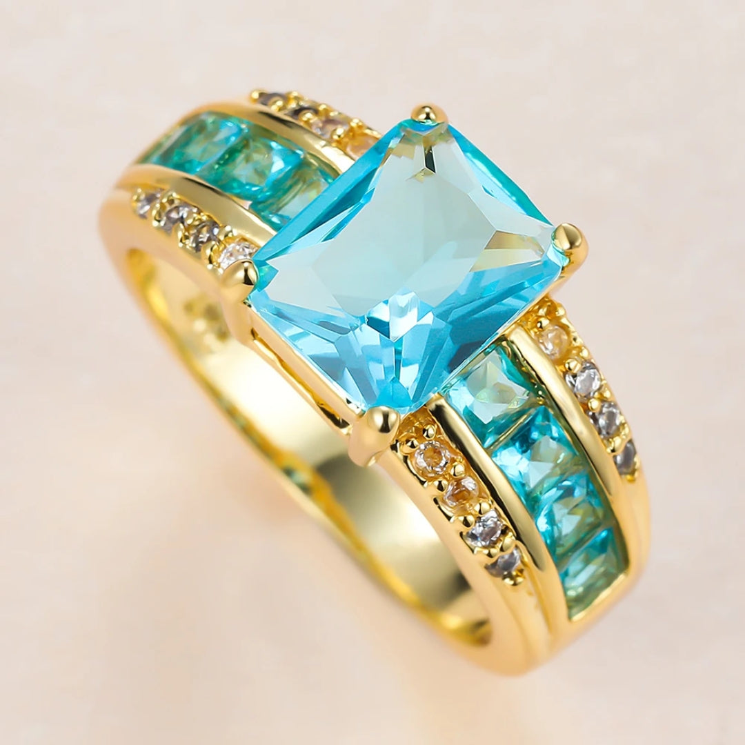 Light blue crystal gold ring "Romantic Dinner" – Elegant & refined
