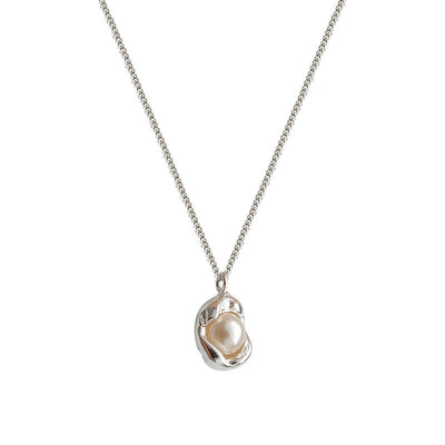 Retro Geometric Pearl Necklace