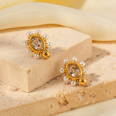 Elegant Earrings & Natural Pearls