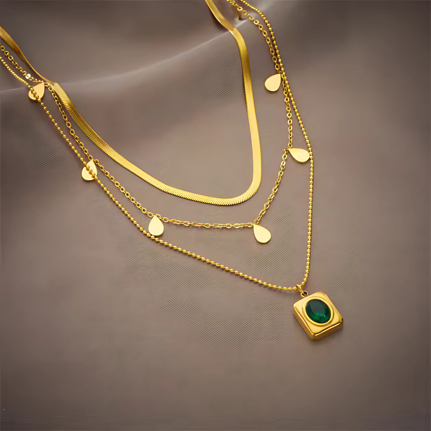 Serena Emerald Elegance Gold Necklace Set