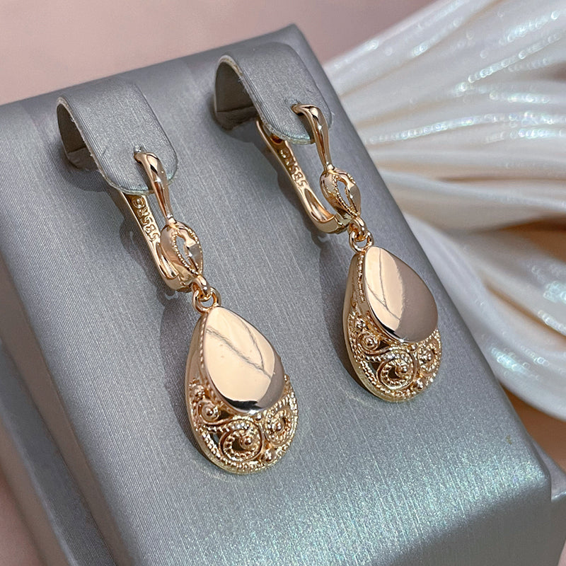 Elegant Golden Drop Earrings "Cocktail Hour" – Elegant & refined