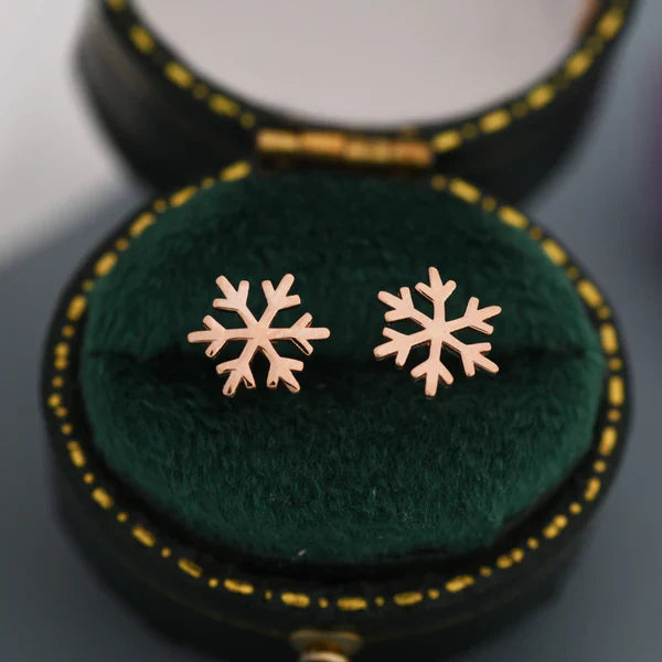 Sterling silver snowflake stud earrings "Cocktail Hour" – Elegant & refined