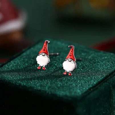 Sterling silver gnome stud earrings "Friends Catch-Up" – Joyful & polished