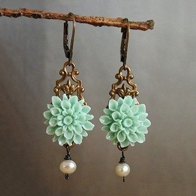 Turquoise flower and pearl earrings "Garden Party" – Joyful & polished