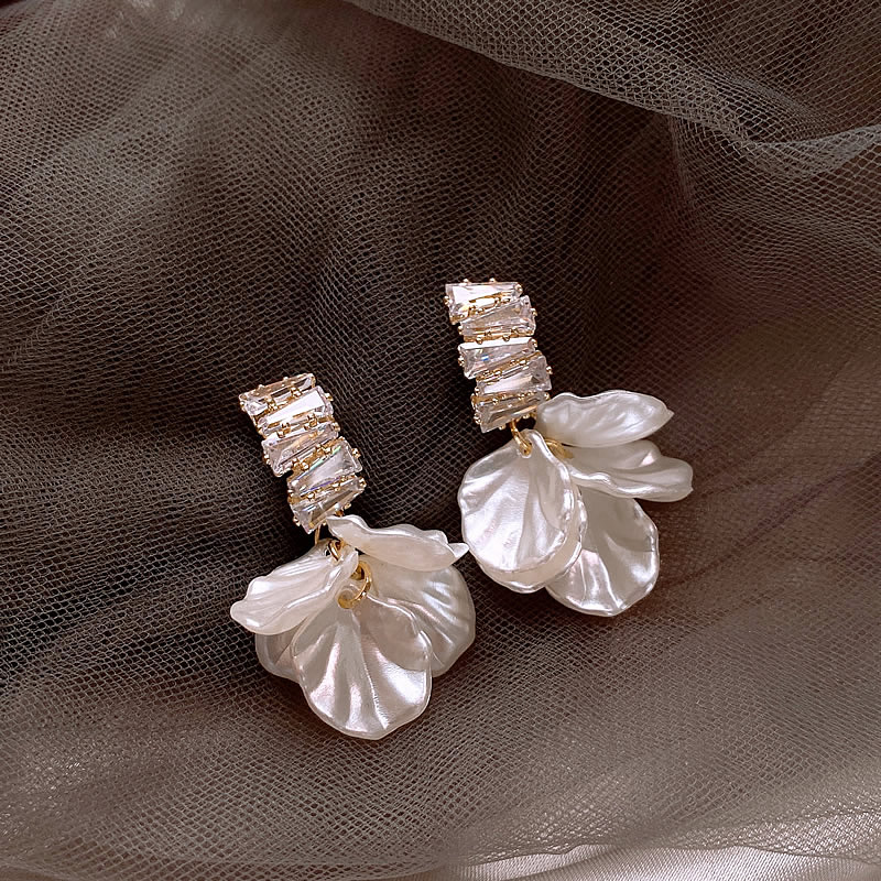 Elegant gold petal earrings "Romantic Dinner" – Timeless & chic