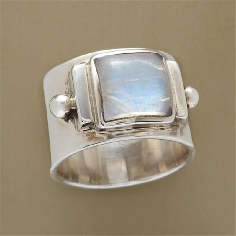 Moonstone ring "Cocktail Hour" – Elegant & refined