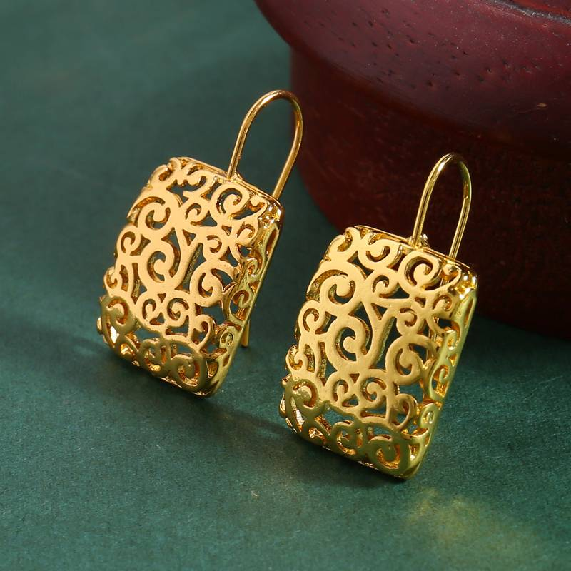 Golden Hollow Square Earrings "Sunset Soirée" – Timeless & chic