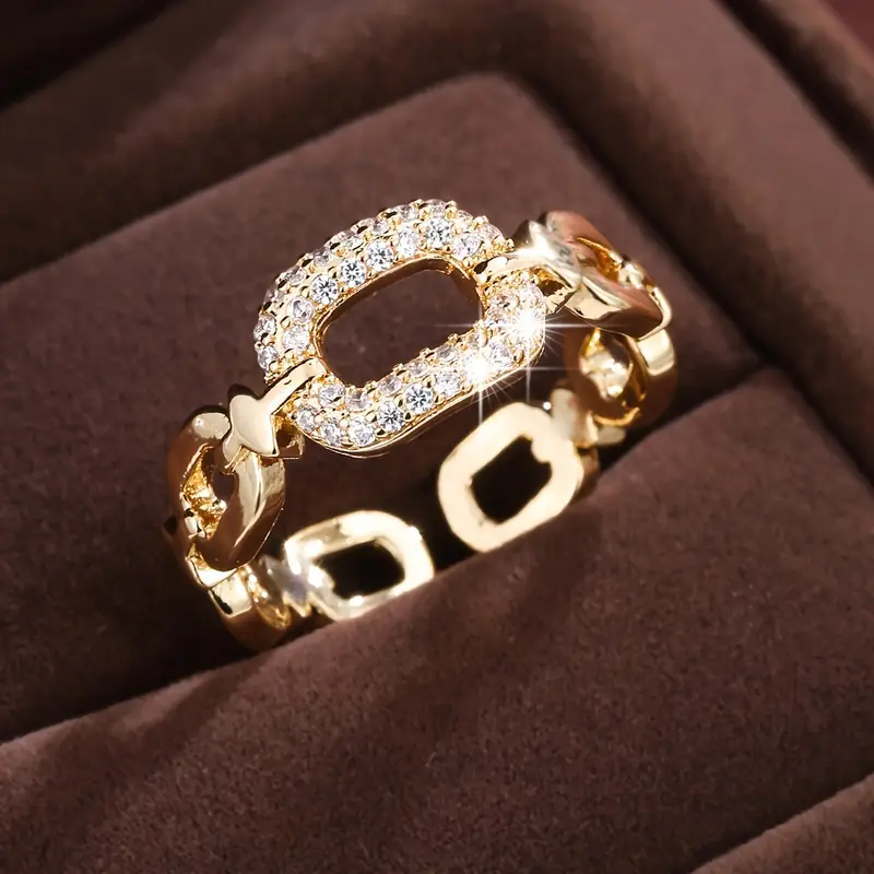 Bright chain golden ring "Cocktail Hour" – Elegant & refined