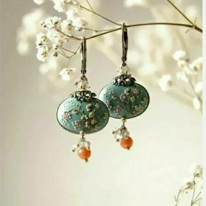 Vintage Green Blossom Earrings "Garden Party" – Elegant & refined