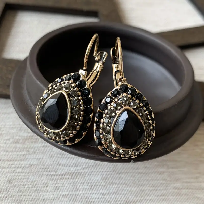 Black Mandala Crystal Earrings – Elegant & refined