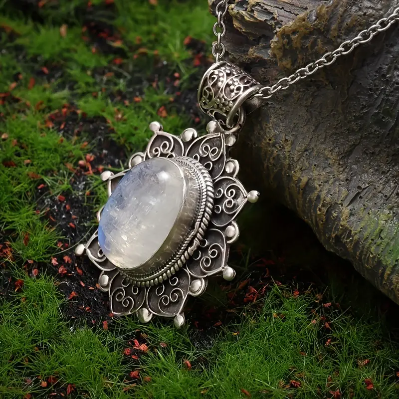 Vintage Moonstone Rounded Necklace "Cocktail Hour" – Elegant & refined