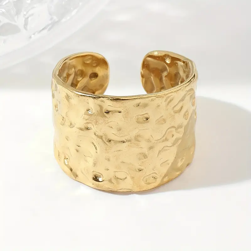 Golden Band Bracelet "Cocktail Hour" – Elegant & refined
