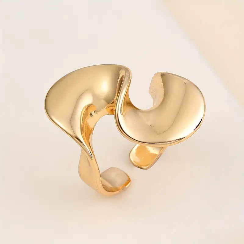 Irregular golden ring "Cocktail Hour" – Elegant & refined