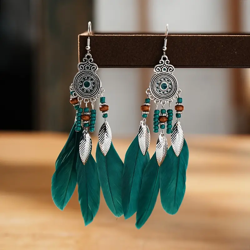 Green Feather Earrings "Garden Party" – Fresh & feminine