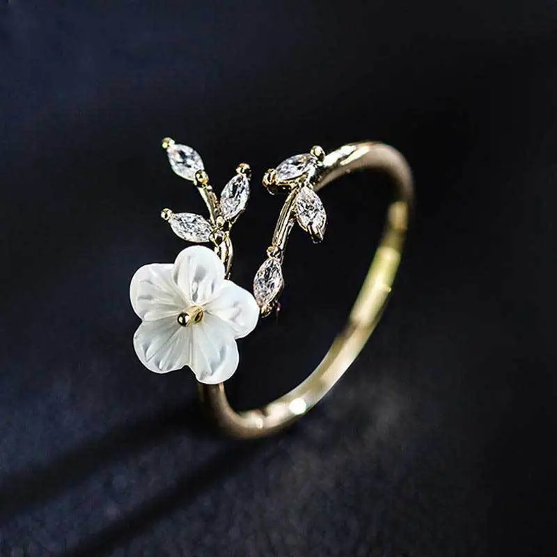 White blossom zirconia ring "Romantic Dinner" – Elegant & refined