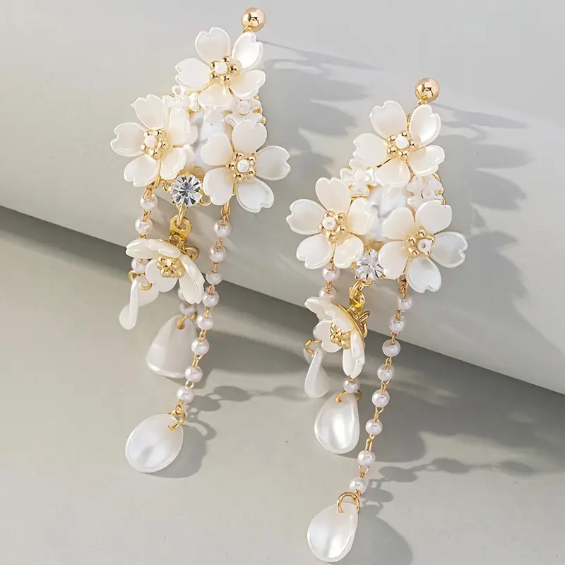 White pearl earrings "Garden Party" – Elegant & refined