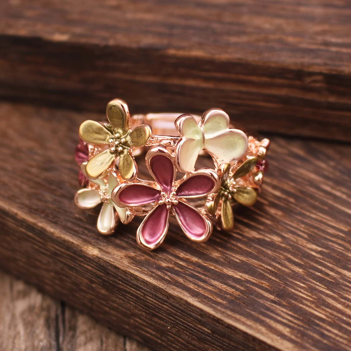 Daisy pink enamel ring "Cocktail Hour" – Elegant & refined