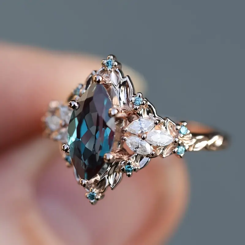 Blue crystalline exotic ring "Cocktail Hour" – Elegant & refined