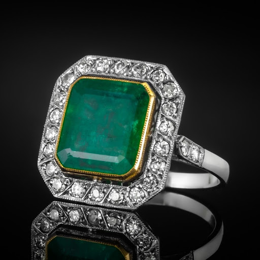Green inlaid cubic crystalline ring "Cocktail Hour" – Elegant & refined