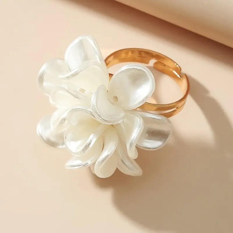 White irregular blossom golden ring "Sunset Soirée" – Elegant & refined