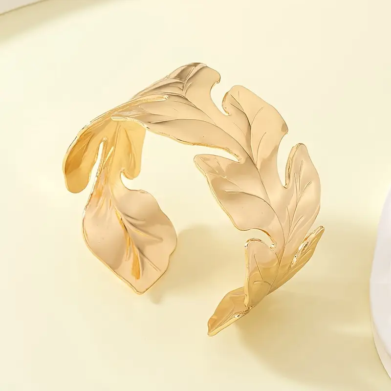 Golden bracelet "Cocktail Hour" – Elegant & refined