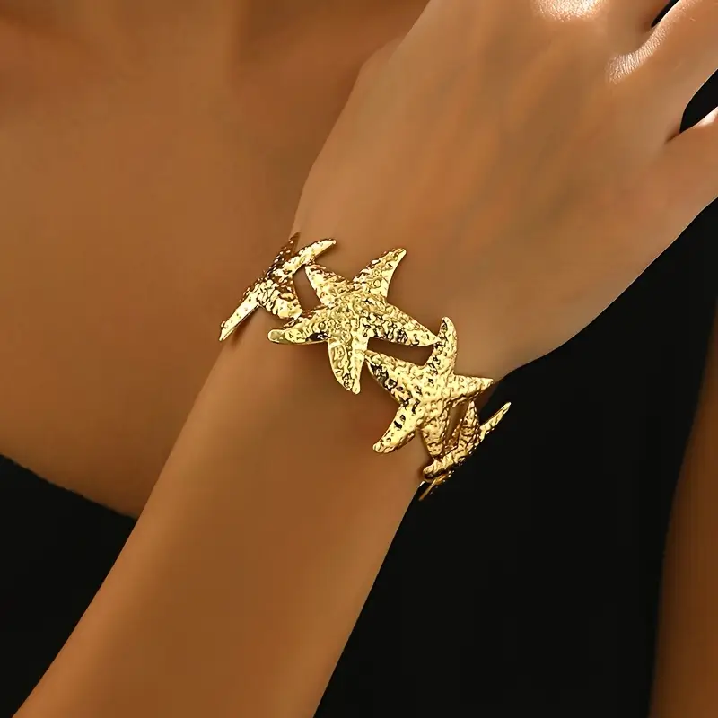 Golden multiple starfish bracelets "Beach Walk" – Carefree & beautiful