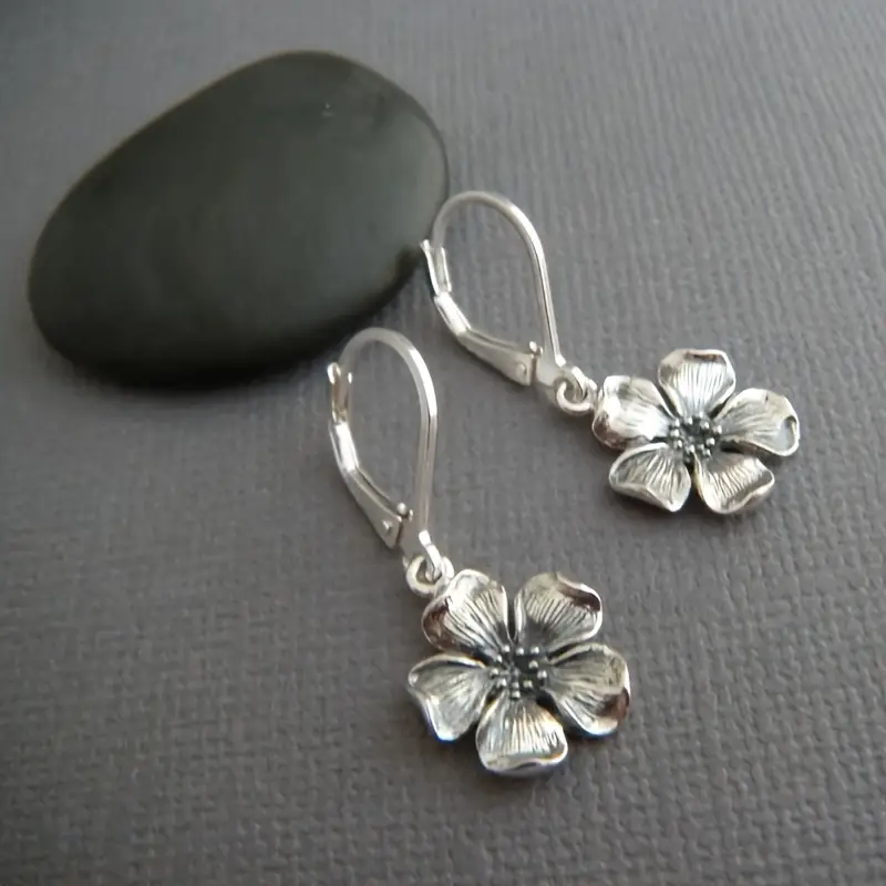 Silvered Daisy Earrings "Garden Party" – Elegant & refined