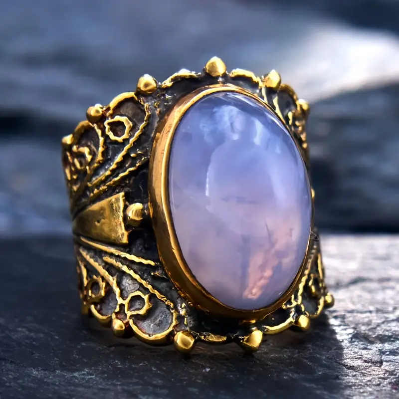 Moonstone golden ring "Romantic Dinner" – Elegant & refined