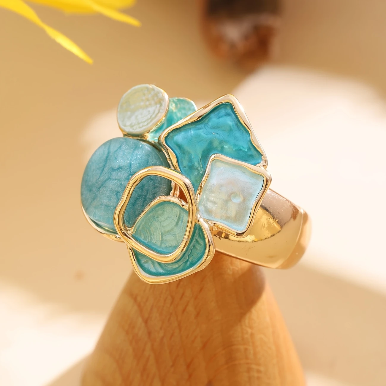 Blue & white enamel gold ring "Sunday Picnic" – Elegant & refined