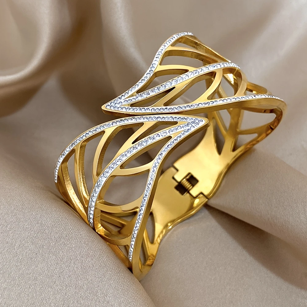 Hollow sparkling golden bracelet "Cocktail Hour" – Elegant & refined
