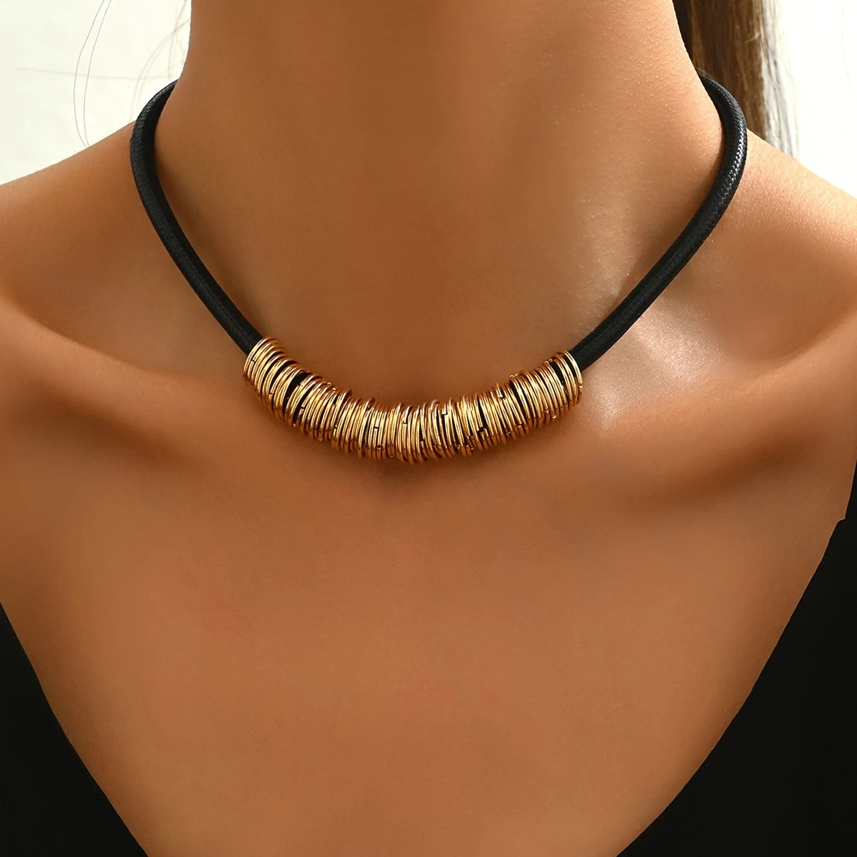 Golden Threads Necklace "Sunset Soirée" – Elegant & refined