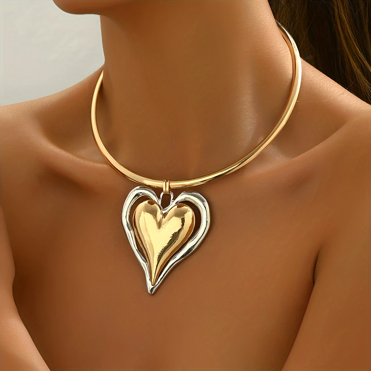 Gold & Silver Heart Pendant Necklace "Romantic Dinner" – Elegant & refined